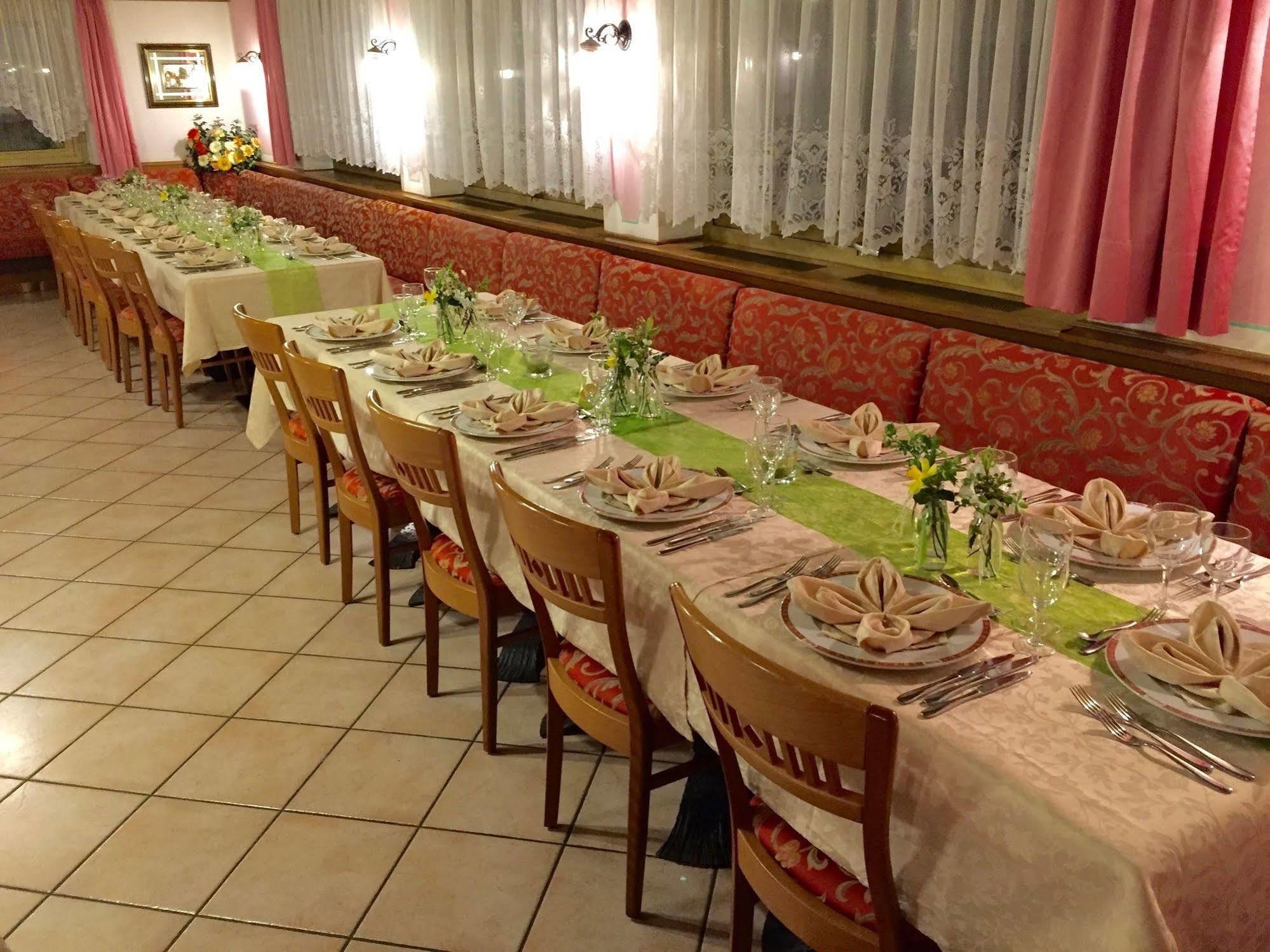 Hotel Waldheim Sarnonico المظهر الخارجي الصورة